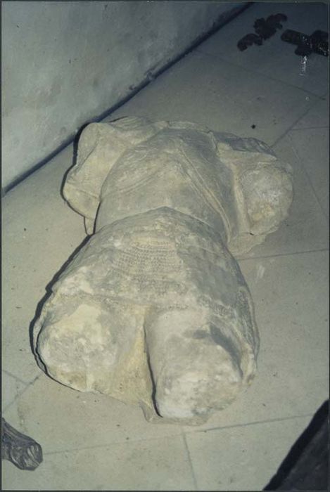 statue (fragment) : Buste de saint Michel