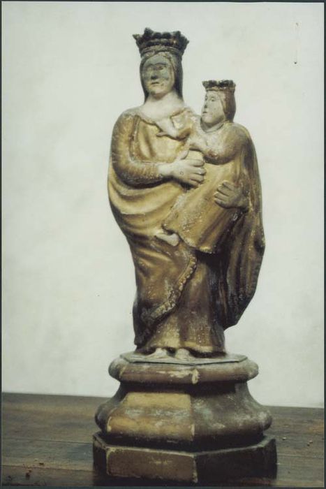 statue : Vierge à l'Enfant couronnés