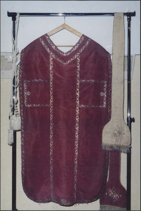 chasuble, étole et cordon d'aube