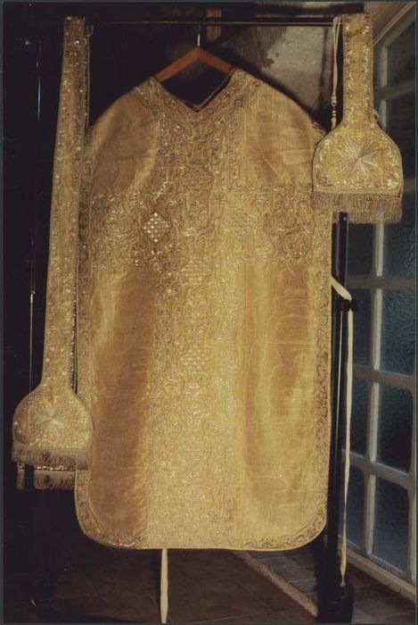 chasuble, étole et manipule