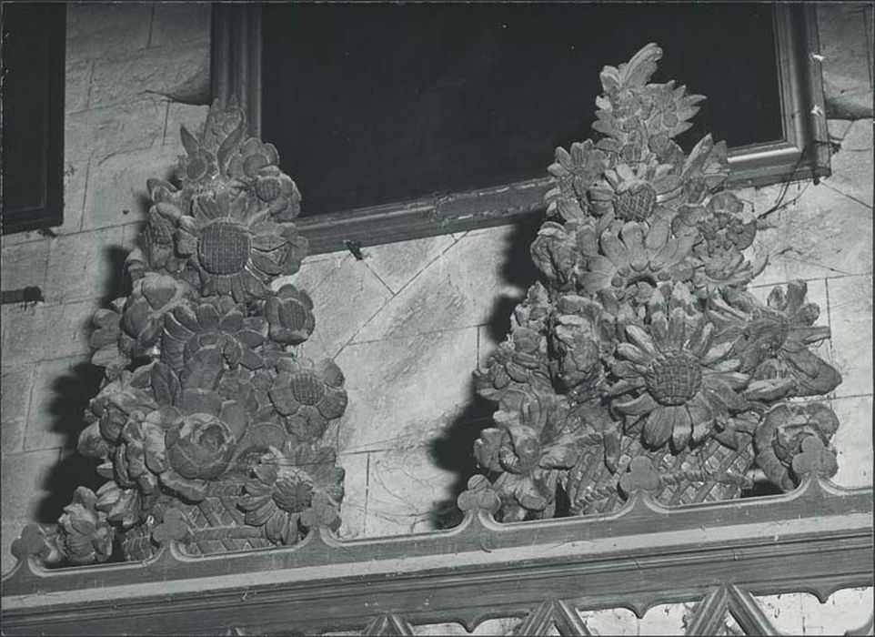 bas-reliefs : Corbeilles de fleurs - © Ministère de la Culture (France), Médiathèque du patrimoine et de la photographie, diffusion GrandPalaisRmn Photo