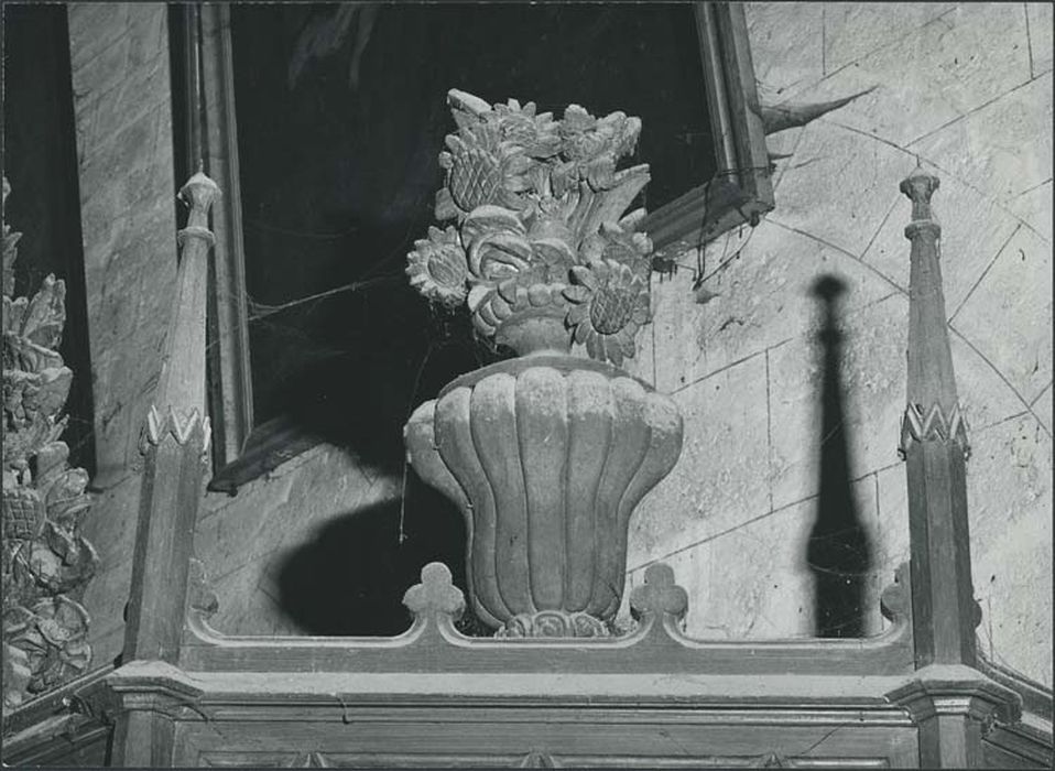 bas-relief n°2 : Pot de fleurs - © Ministère de la Culture (France), Médiathèque du patrimoine et de la photographie, diffusion GrandPalaisRmn Photo