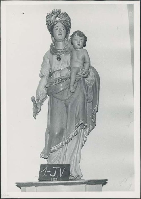 statue : Vierge à l'Enfant