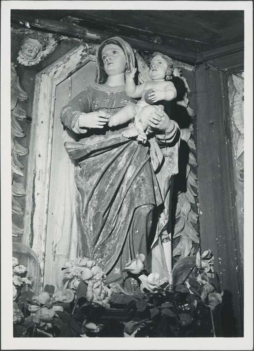 statue : Vierge à l'Enfant