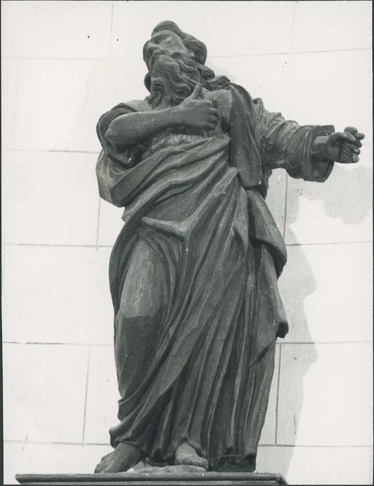 statue : Saint Paul