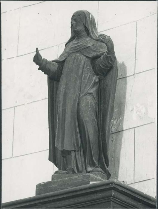 statue : Sainte Catherine de Sienne