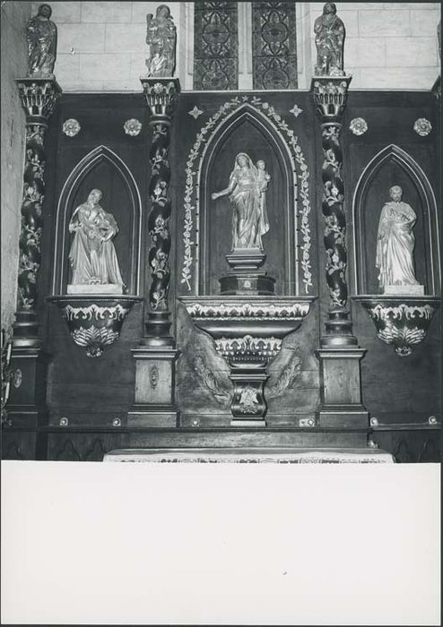 retable, lambris de revêtement, statues : Vierge à l'Enfant, Saint Joseph, Education de la Vierge, Evangélistes - © Ministère de la Culture (France), Médiathèque de l'architecture et du patrimoine, Diffusion RMN-GP 