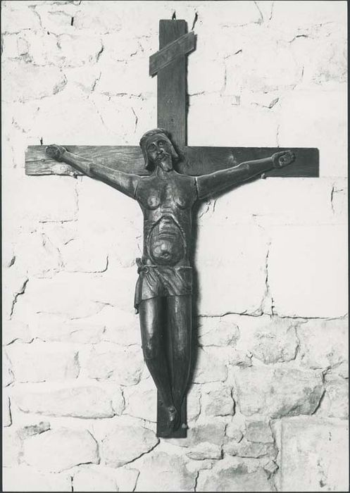 statue : Christ en croix