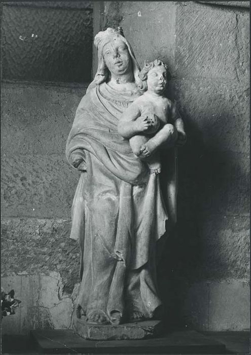 statue : Vierge à l'Enfant