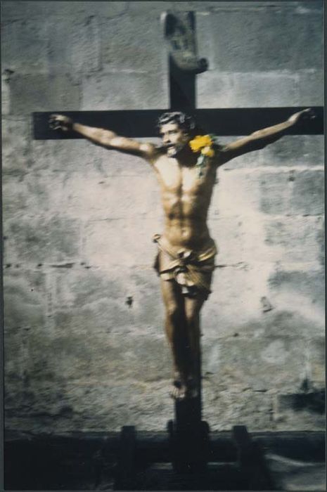 Statue : Christ en croix