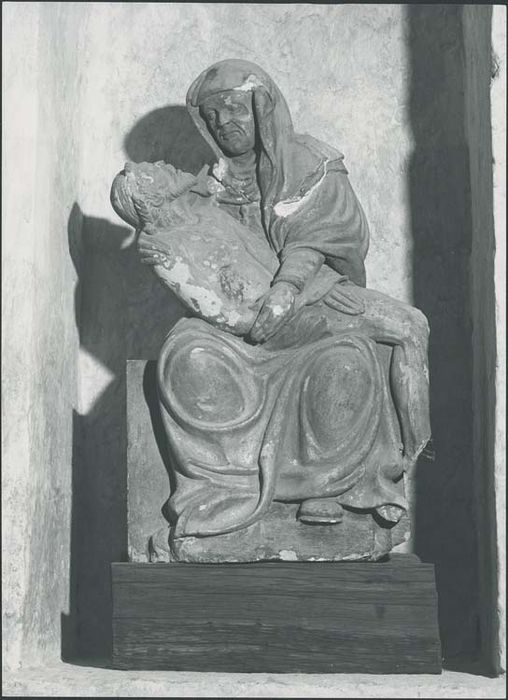 Groupe sculpté : Vierge de Pitié