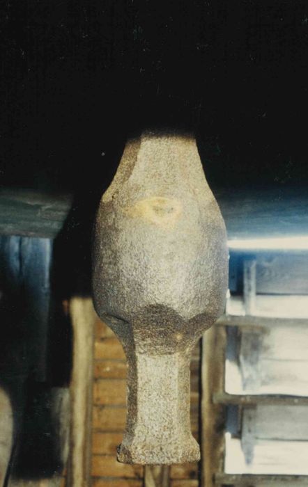 cloche, détail du battant - © Ministère de la Culture (France), Médiathèque du patrimoine et de la photographie, Tous droits réservés 