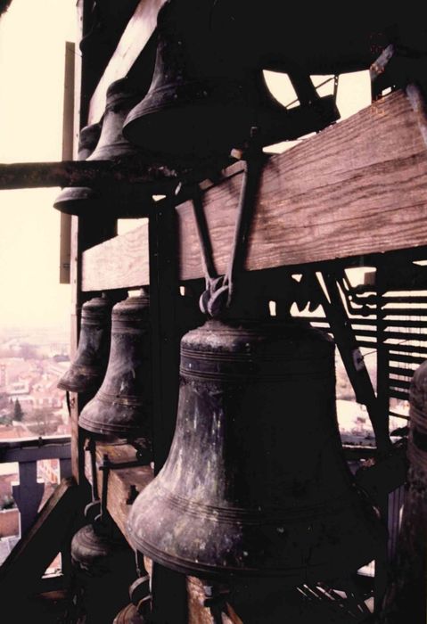 carillon de cloches, vue partielle