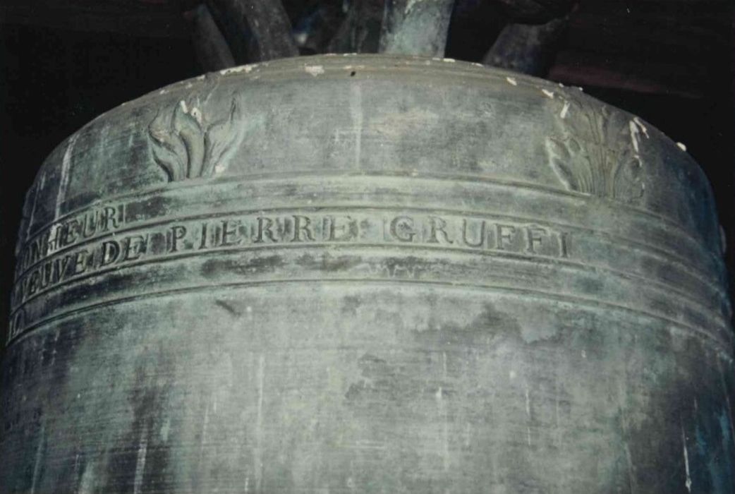 cloche, détail d’une inscription