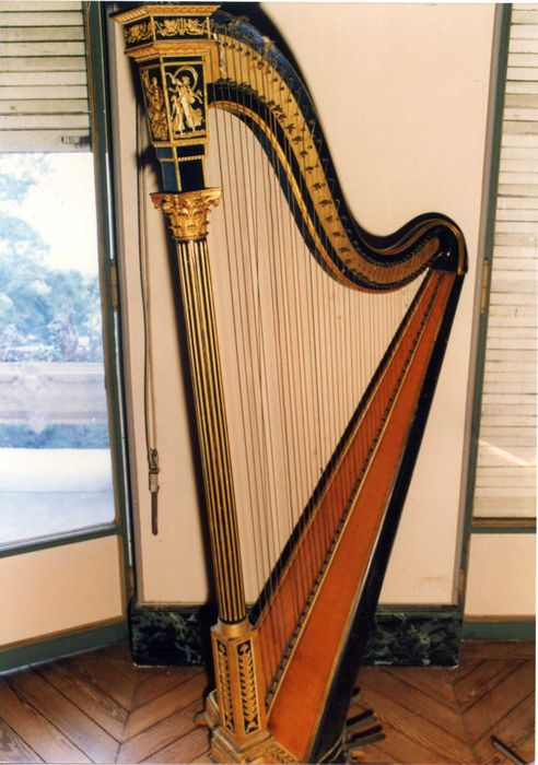 harpe à pédales style Empire - © Ministère de la Culture (France), Médiathèque du patrimoine et de la photographie, Tous droits réservés