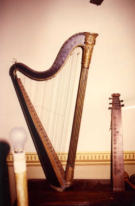 harpe portative d'enfant, style Empire - © Ministère de la Culture (France), Médiathèque du patrimoine et de la photographie, Tous droits réservés