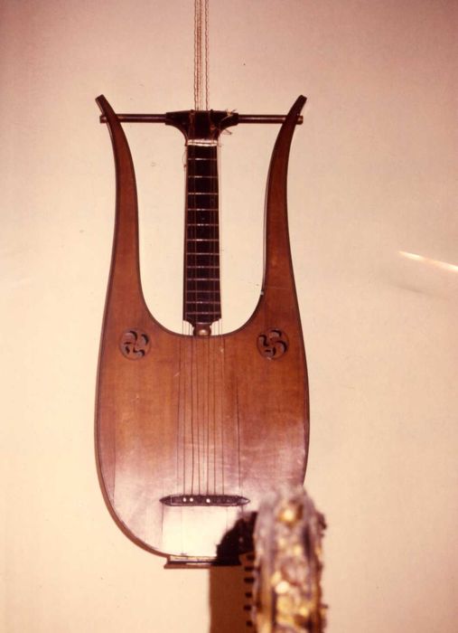 guitare-lyre - © Ministère de la Culture (France), Médiathèque du patrimoine et de la photographie, Tous droits réservés
