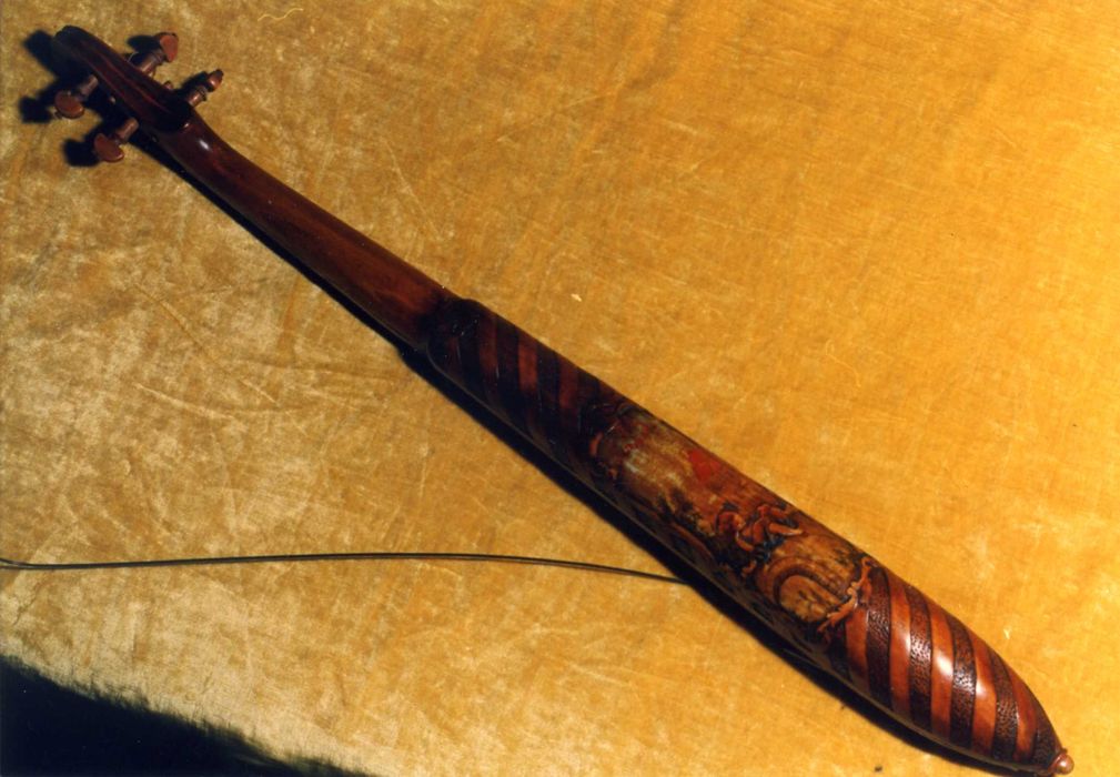 pochette (luth) ou (pochette-bateau) - © Ministère de la Culture (France), Médiathèque du patrimoine et de la photographie, Tous droits réservés