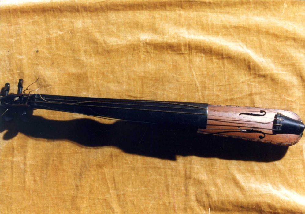pochette (luth) ou (pochette-bateau) - © Ministère de la Culture (France), Médiathèque du patrimoine et de la photographie, Tous droits réservés
