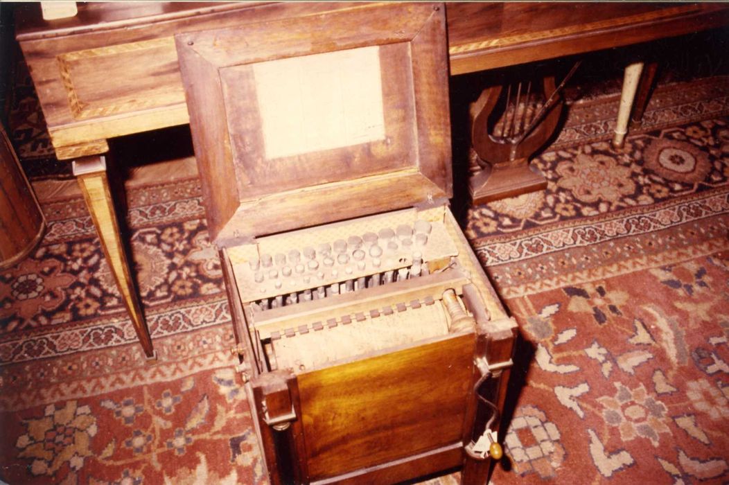 boîte à musique (serinette) - © Ministère de la Culture (France), Médiathèque du patrimoine et de la photographie, Tous droits réservés