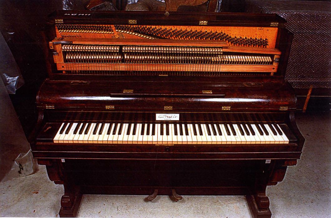 piano droit (Pianino) n° 15013 H  - © Ministère de la Culture (France), Médiathèque du patrimoine et de la photographie, Tous droits réservés 