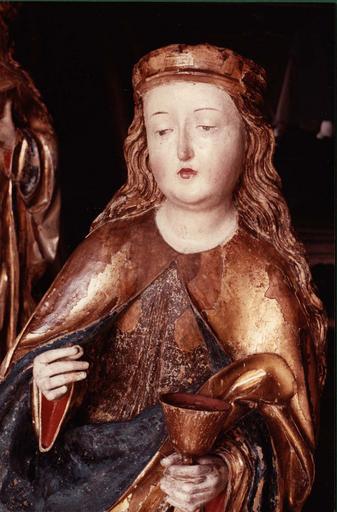 statue : Sainte au calice, partie haute du corps, après restauration