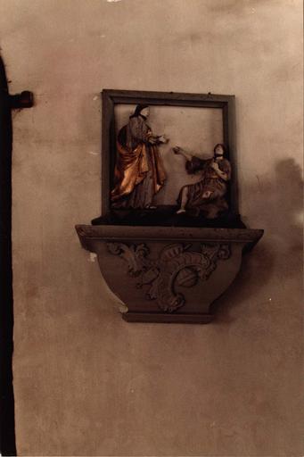 haut-relief : Le Christ guérissant un lépreux et son socle, bois sculpté polychrome, 18e siècle - © Ministère de la Culture (France), Médiathèque du patrimoine et de la photographie (objets mobiliers), tous droits réservés