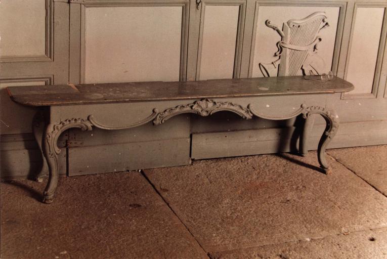 banquette du choeur, bois sculpté et peint, 18e siècle