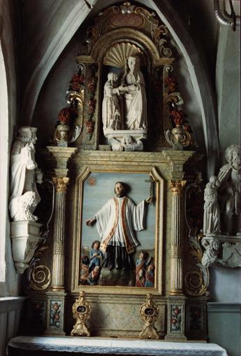 retable latéral nord, et son bas-relief : La Prédication de saint François-Xavier, après restauration