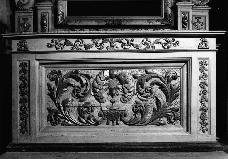 Deuxième autel latéral gauche, retable, tableau : L'Immaculée Conception