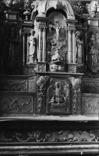 tabernacle du maître-autel avec la Crucifixion - © Ministère de la Culture (France), Médiathèque du patrimoine et de la photographie (objets mobiliers), tous droits réservés