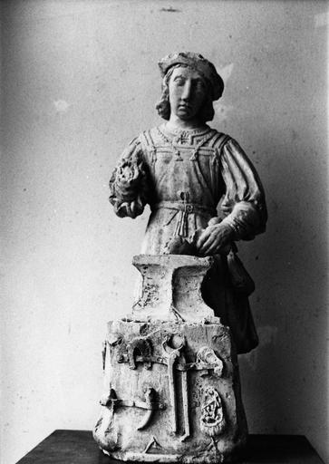 statue : Saint Eloi, avant restauration, pierre polychrome, 16e siècle - © Ministère de la Culture (France), Médiathèque du patrimoine et de la photographie (objets mobiliers), tous droits réservés