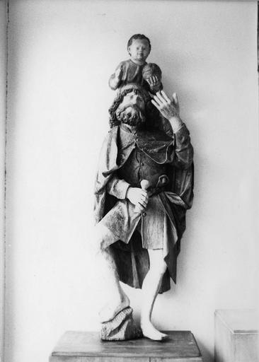 statue : saint Christophe, bois polychrome, 16e siècle, après restauration, 1979 - © Ministère de la Culture (France), Médiathèque du patrimoine et de la photographie (objets mobiliers), tous droits réservés