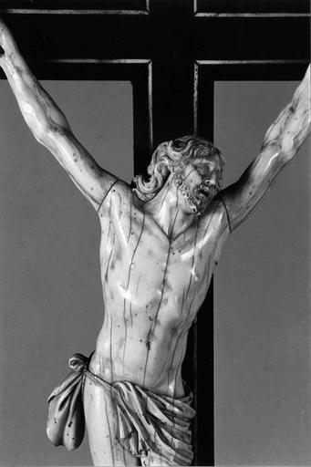 croix (crucifix), détail du Chris en ivoire