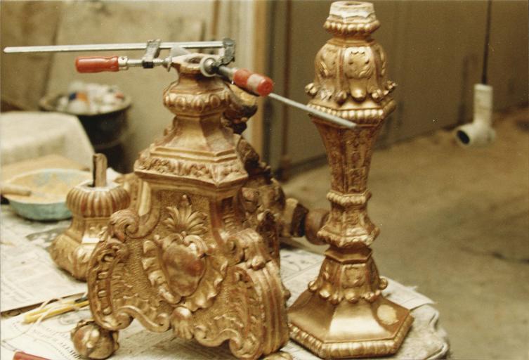 chandeliers du maître-autel, bois sculpté et doré, 18e siècle, en cours de restauration - © Ministère de la Culture (France), Médiathèque du patrimoine et de la photographie (objets mobiliers), tous droits réservés