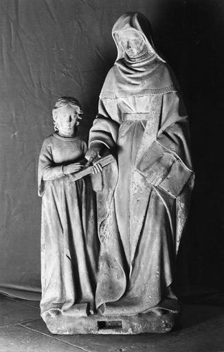 groupe sculpté : L'Education de la Vierge, pierre, début 16e siècle - © Ministère de la Culture (France), Médiathèque du patrimoine et de la photographie (objets mobiliers), tous droits réservés