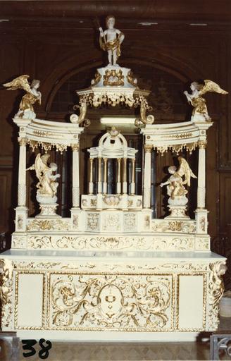 autel, tabernacle et anges sculptés, 18e siècle, après restauration