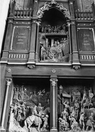 trois haut-reliefs : La Nativité, L' Adoration des Mages, Le Massacre des Saints Innocents, atelier flamand, 16e siècle, remontés au 19e siècle - © Ministère de la Culture (France), Médiathèque du patrimoine et de la photographie (objets mobiliers), tous droits réservés