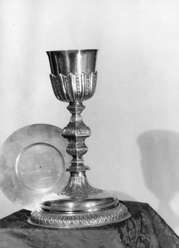 calice et patènepar JB Charenet, argent, coupe intérieur doré, 1694