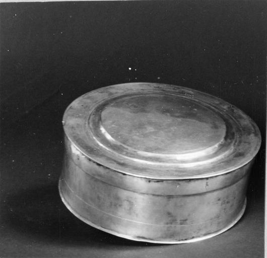 boîte pour le pain de la communion du culte protestant, argent, 1676
