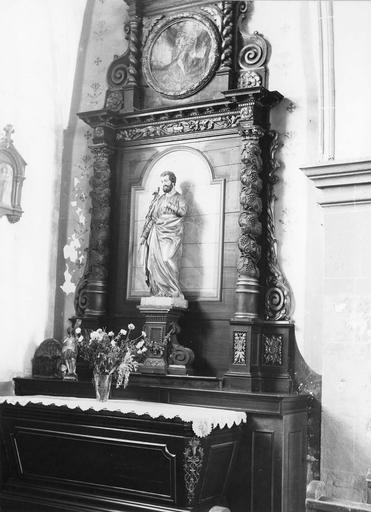 autel et retable latéral gauche