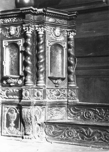 détail du tabernacle de l'autel principal