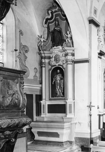 autel et retable latéral gauche, stuc, 1756 - © Ministère de la Culture (France), Médiathèque du patrimoine et de la photographie (objets mobiliers), tous droits réservés