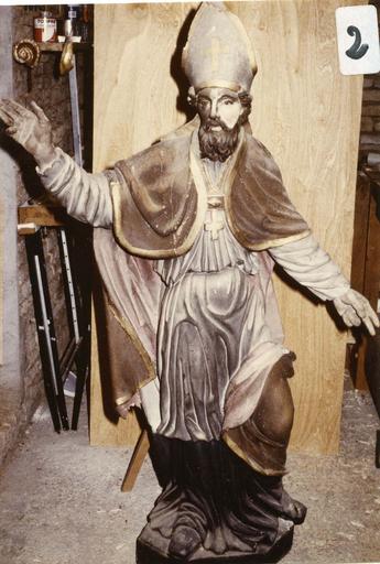 statue : saint évêque, provenant du grand retable du maître-autel, bois polychrome, 18e siècle