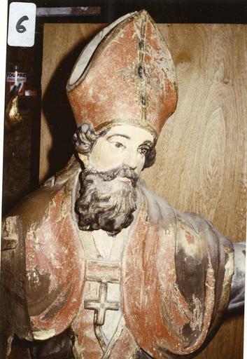 statue : saint évêque, provenant du grand retable du maître-autel, bois polychrome, 18e siècle