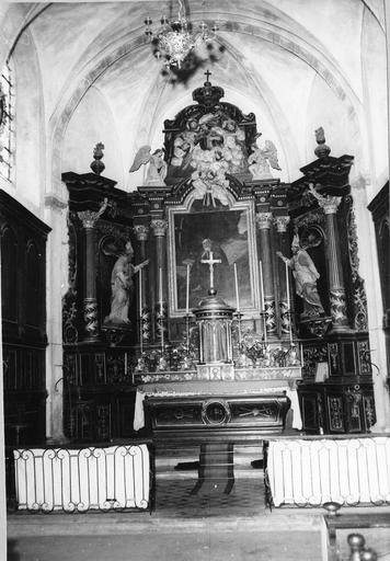 maître-autel, retable, 2 statues : Saints évêques, autel et tabernacle, vue d'ensemble, bois sculpté en partie doré, 18e siècle