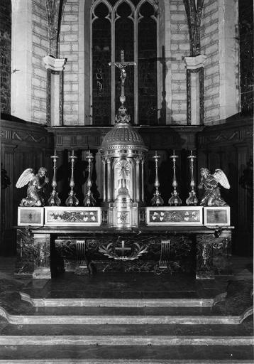 Maître-autel, gradin d'autel, tabernacle