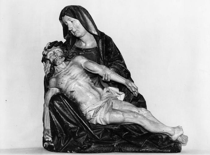 groupe sculpté : Vierge de Pitié, bois repeint, début 16e siècle