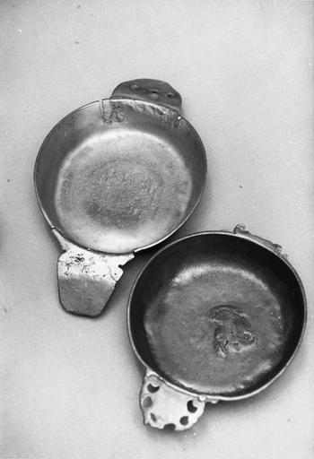 deux écuelles, étain, 18e siècle - © Ministère de la Culture (France), Médiathèque du patrimoine et de la photographie (objets mobiliers), tous droits réservés