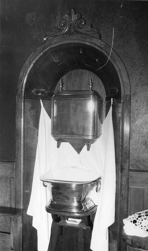 fontaine de toilette, bassin de fontaine, étain, 18e siècle - © Ministère de la Culture (France), Médiathèque du patrimoine et de la photographie (objets mobiliers), tous droits réservés